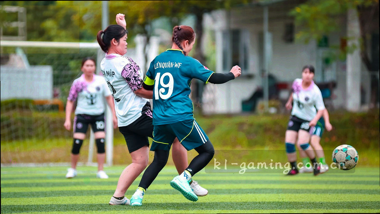两场比赛同时播放的画中画效果示意